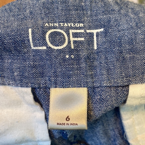 Ann Taylor loft scalloped shorts. Size 6 - Picture 3 of 3